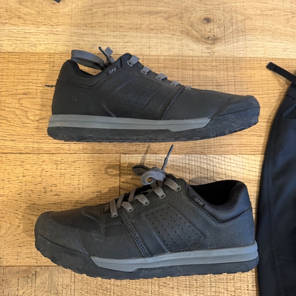 Specialized MTB Shorts + Shoes - Picture 6 of 7